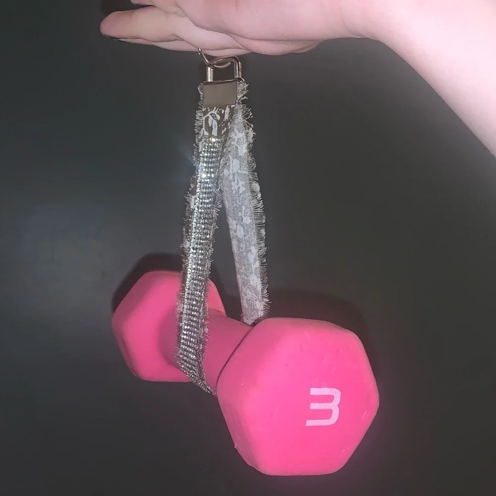 ✨Fashionable wristlet/ keychain✨